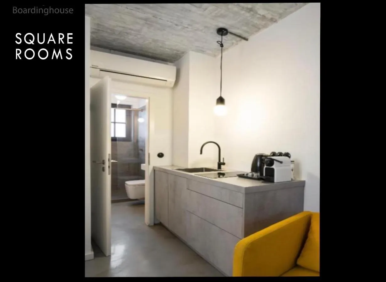 Apartment Square Rooms 8