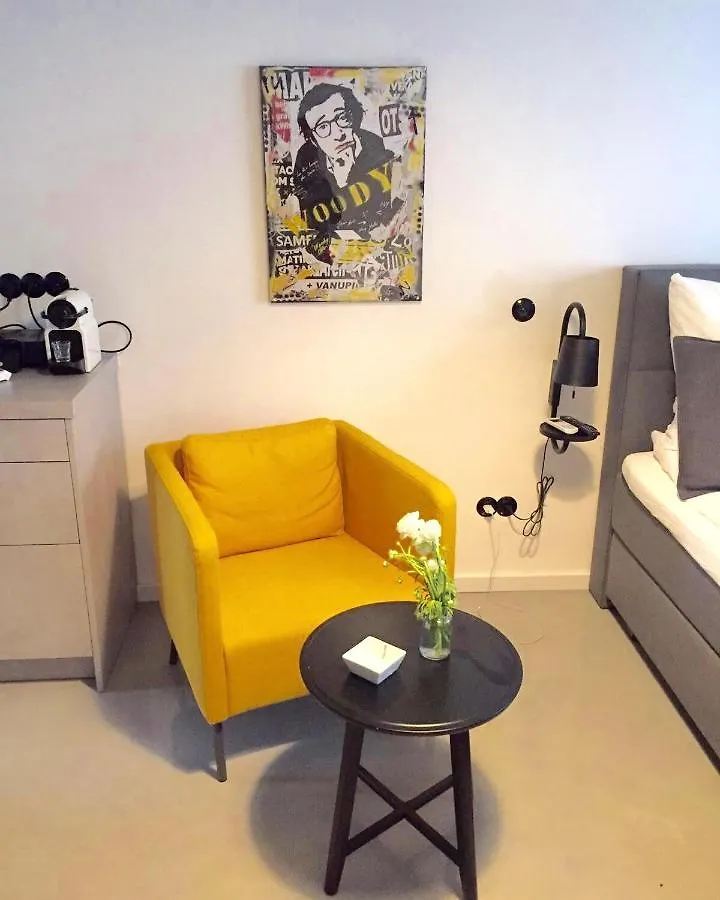 Square Rooms 8 Germany
