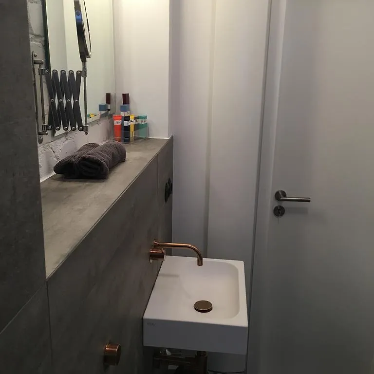 Apartment Square Rooms 8