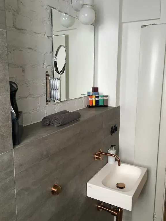 Square Rooms 8 Germany